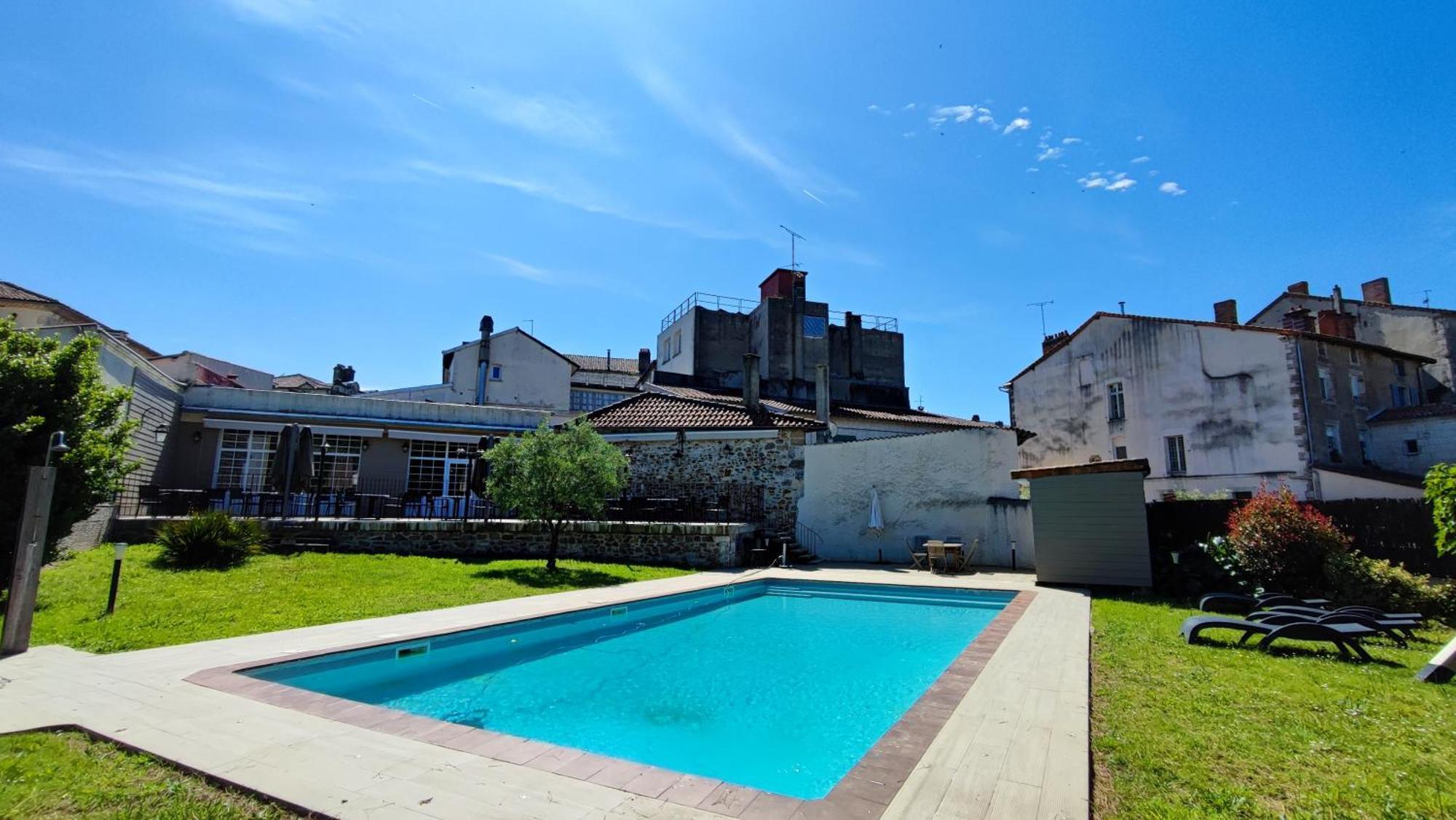 Logis Grand Hotel Pelisson نونترون المظهر الخارجي الصورة