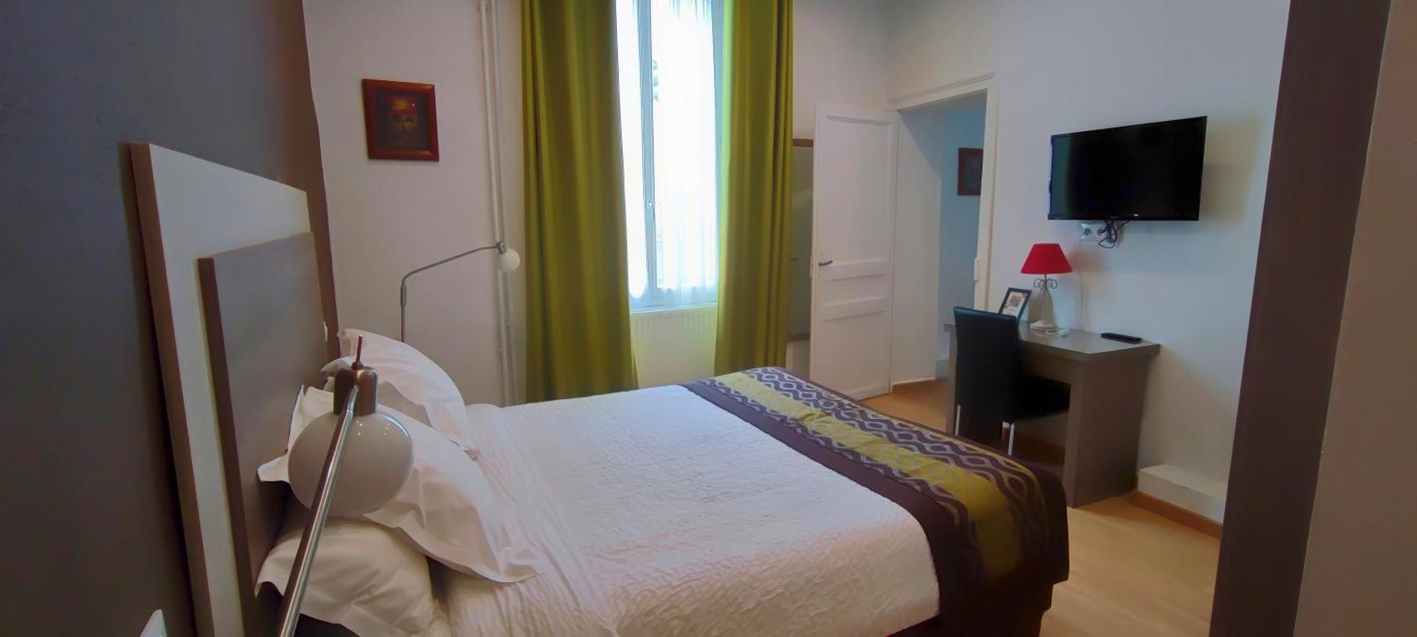 Logis Grand Hotel Pelisson نونترون المظهر الخارجي الصورة