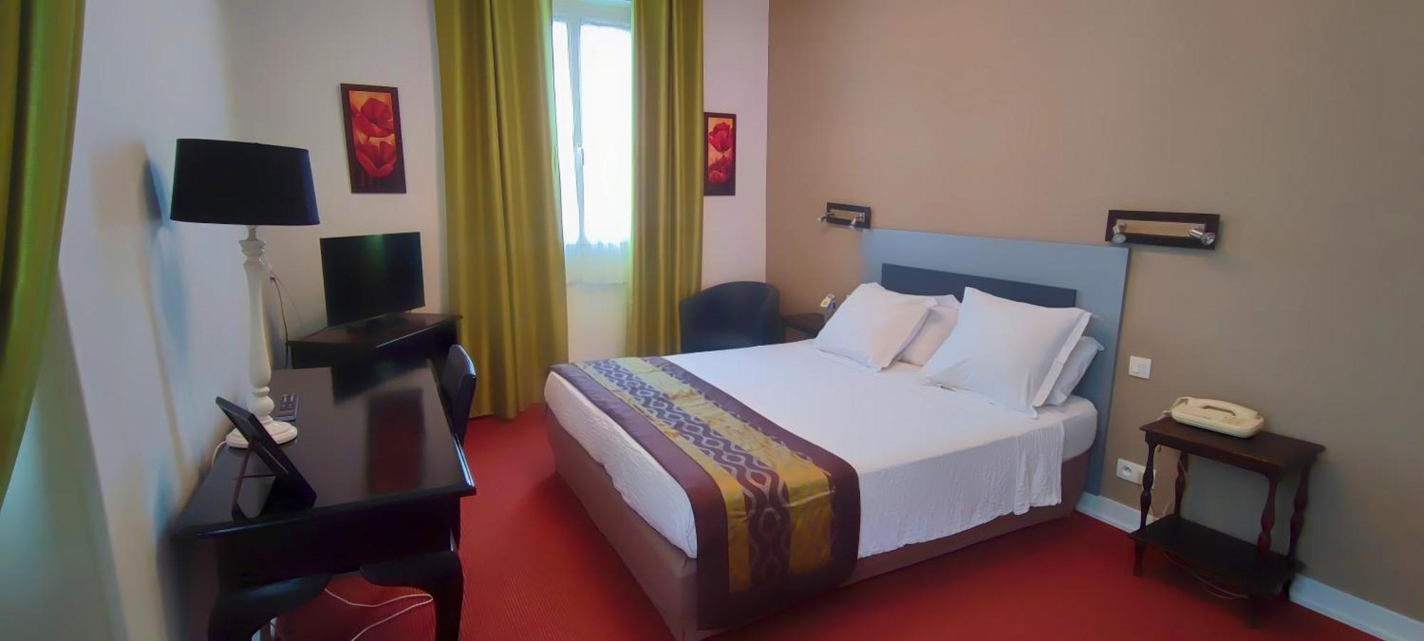 Logis Grand Hotel Pelisson نونترون المظهر الخارجي الصورة