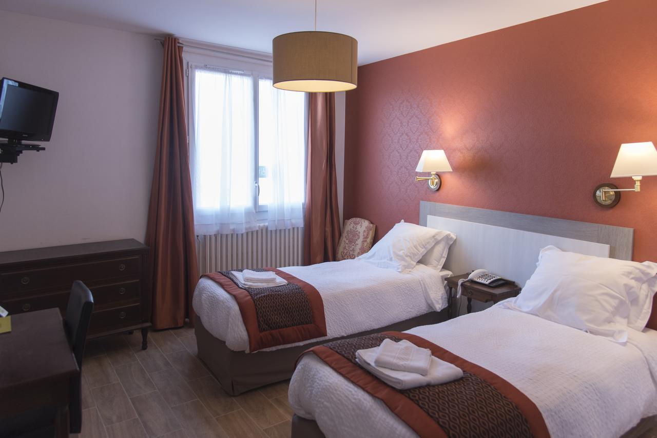 Logis Grand Hotel Pelisson نونترون المظهر الخارجي الصورة