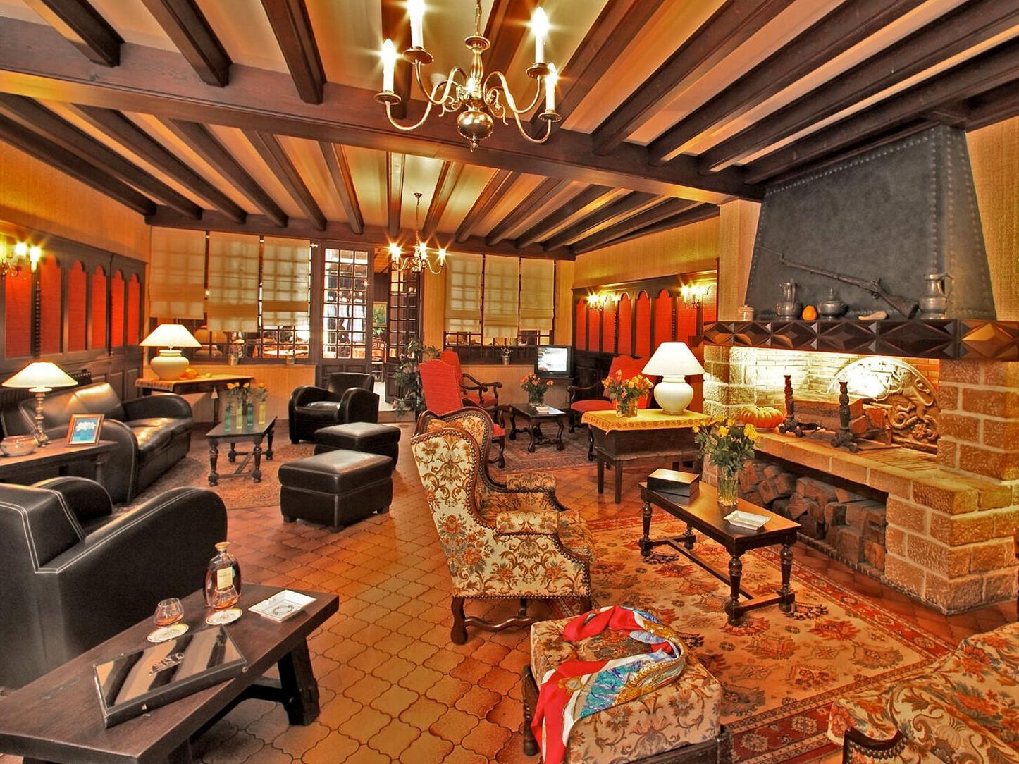 Logis Grand Hotel Pelisson نونترون المظهر الخارجي الصورة